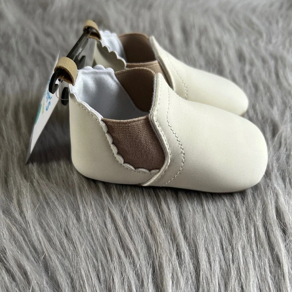 Carter's Child Of Mine Baby Shoes Infant Girl's Size 3-6 Months White Booties